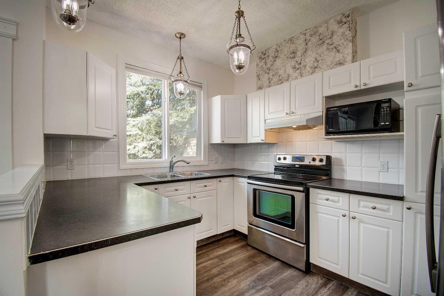 22 Prestwick Gardens SE