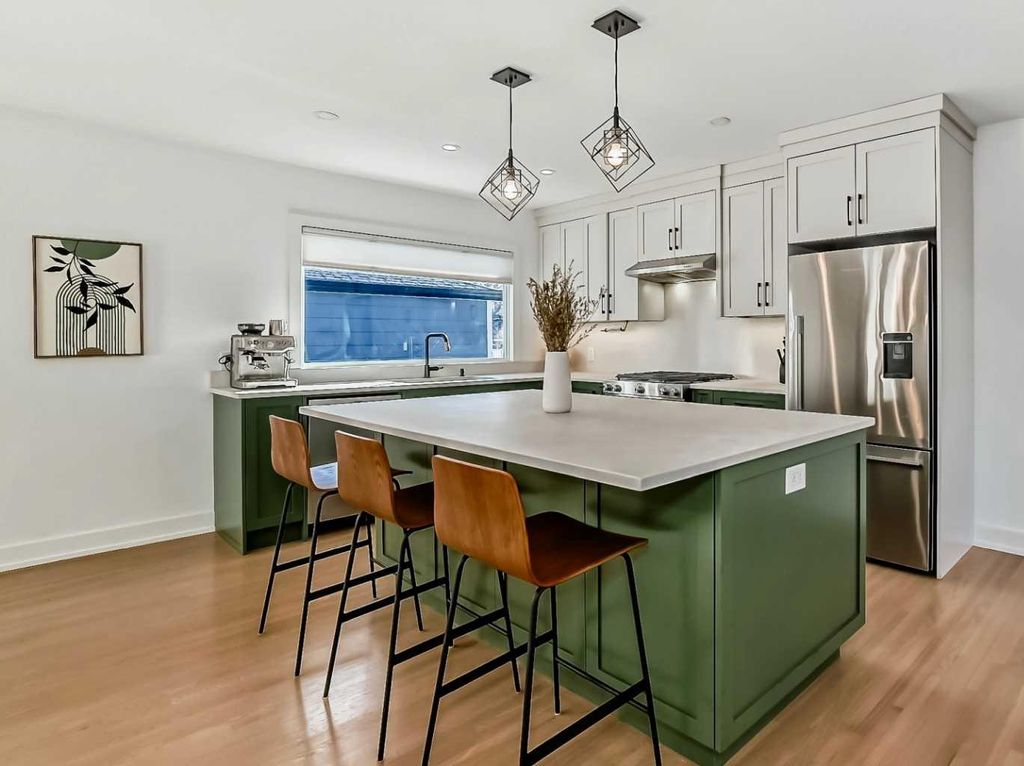 Photo of 132 Wedgewood Drive SW, Calgary, AB T3C 3G8 (MLS # A2287120)