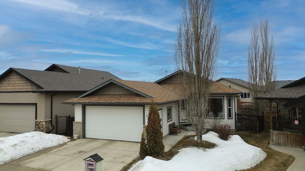 Photo of 304 Jenner Crescent, Red Deer, AB T4P 0B3 (MLS # A2293641)