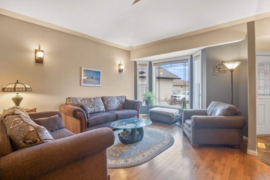 Photo of 304 Jenner Crescent, Red Deer, AB T4P 0B3 (MLS # A2293641)