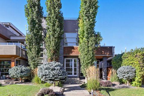 Photo of 2014 32 Avenue SW, Calgary, AB T2T 1W6 (MLS # A2264951) Photo of 2014 32 Avenue SW, Calgary, AB T2T 1W6 (MLS # A2264951)