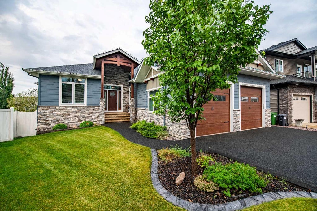 Photo of 77 Grove Close, Red Deer, AB T4P 0P4 (MLS # A2336928)