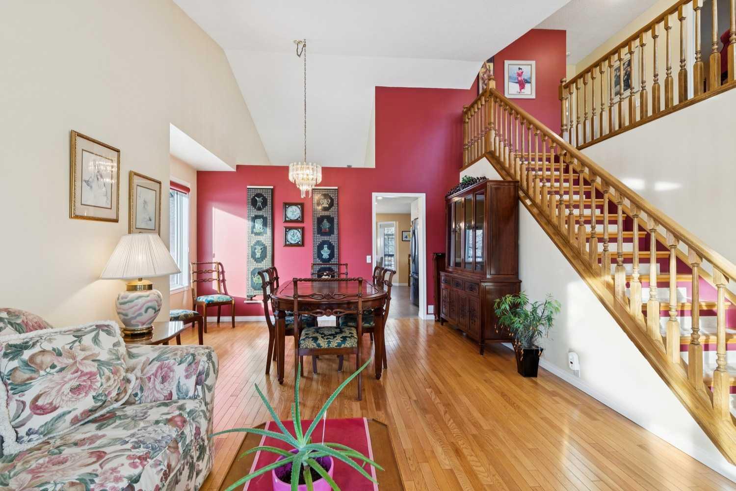 181 Woodford Drive SW