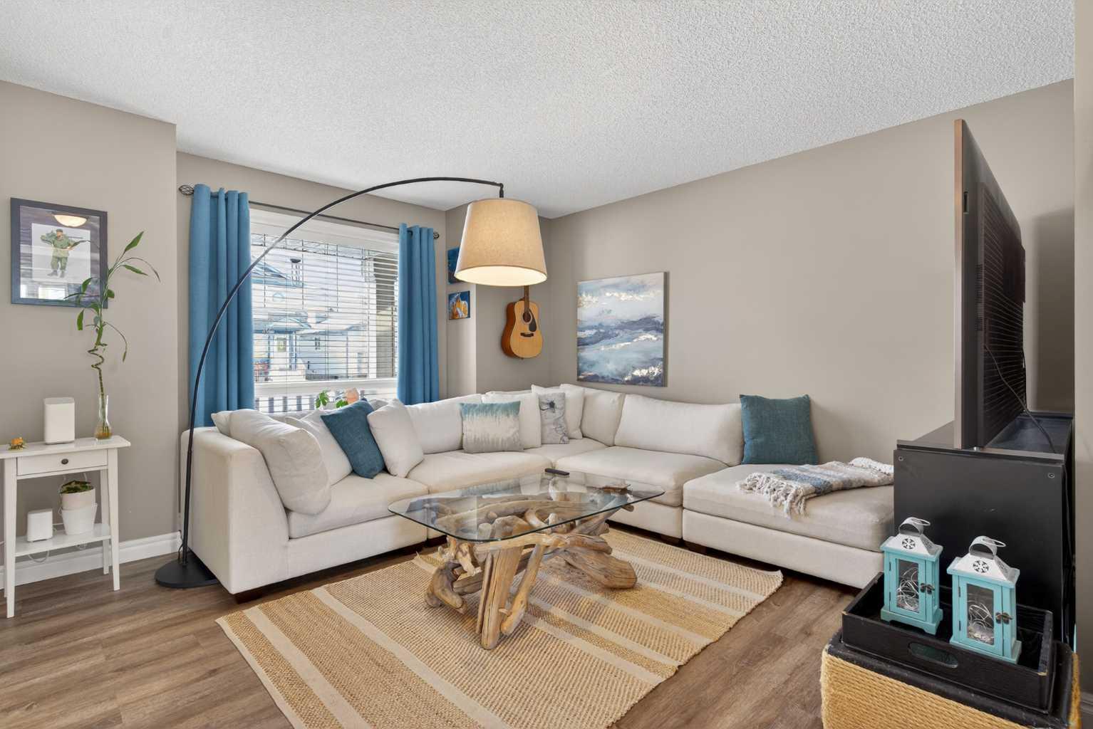 194 Arbour Meadows Close NW