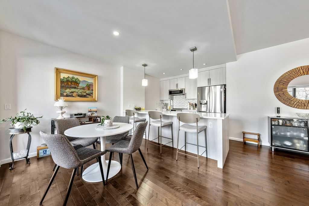 414 Meredith Road NE 207
