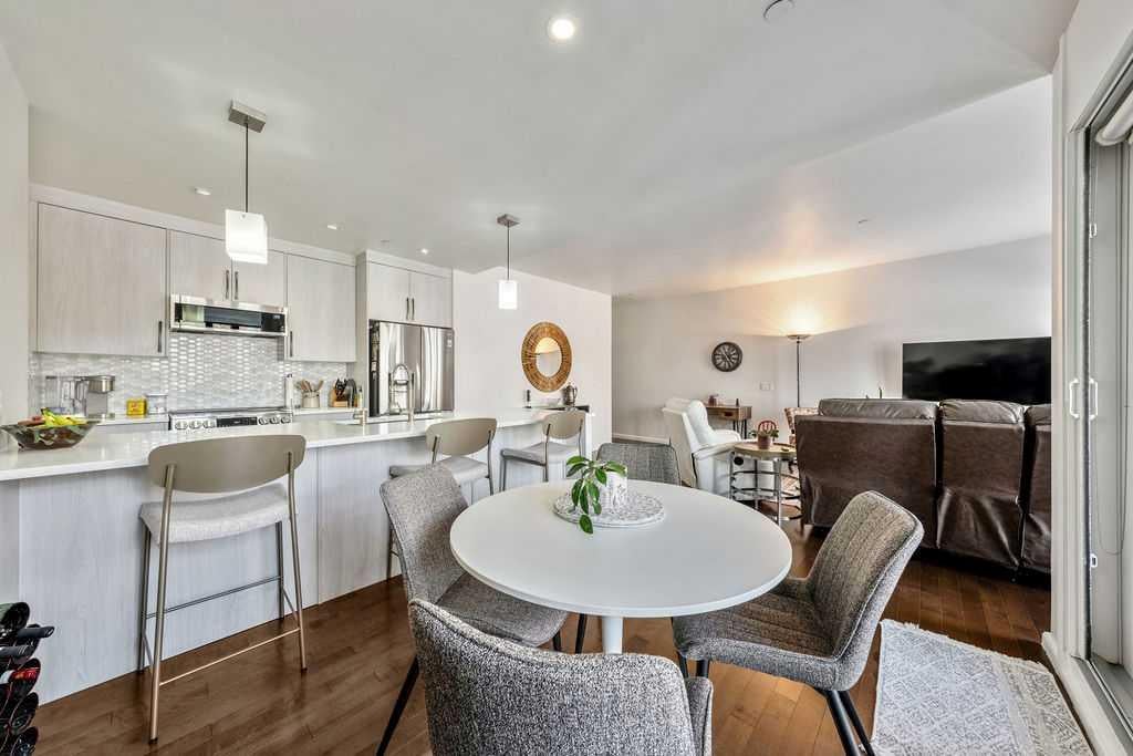 414 Meredith Road NE 207