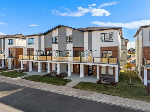 8331 8 Avenue SW Calgary AB T3H 6M8