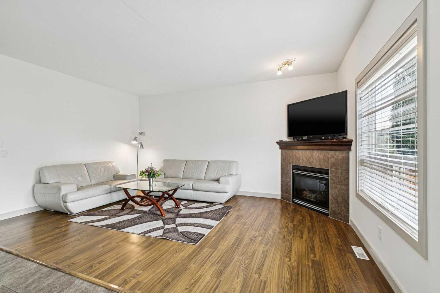 67 Everwoods Park SW