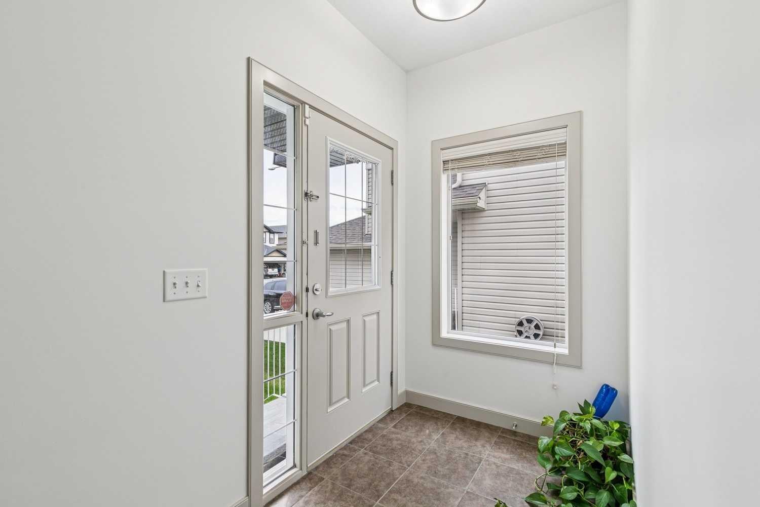 67 Everwoods Park SW
