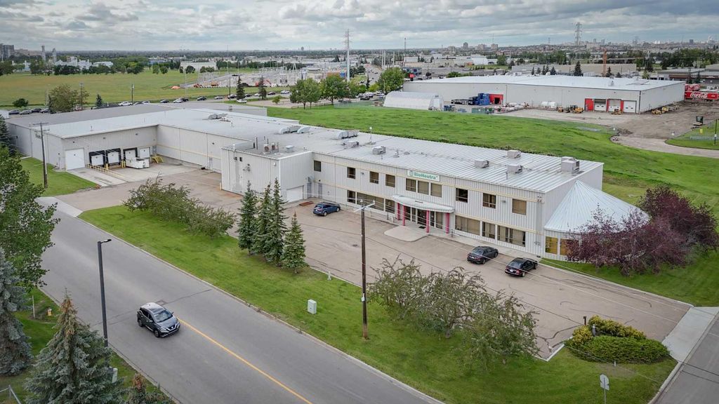 Photo of 9608 25 Avenue NW, Edmonton, AB T6N 1J4 (MLS # A2274141)