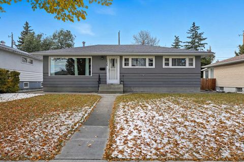 2615 37 Street SW Calgary AB T3E 3B2