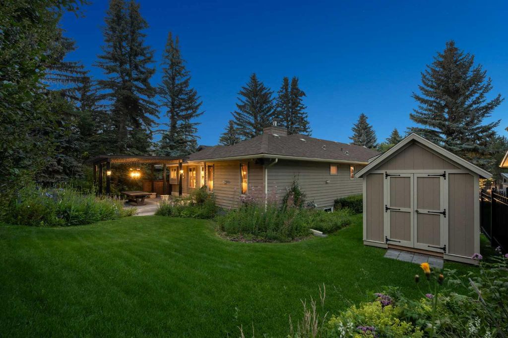 Photo of 9948 Patton Road SW, Calgary, AB T2V 5G1 (MLS # A2325843)