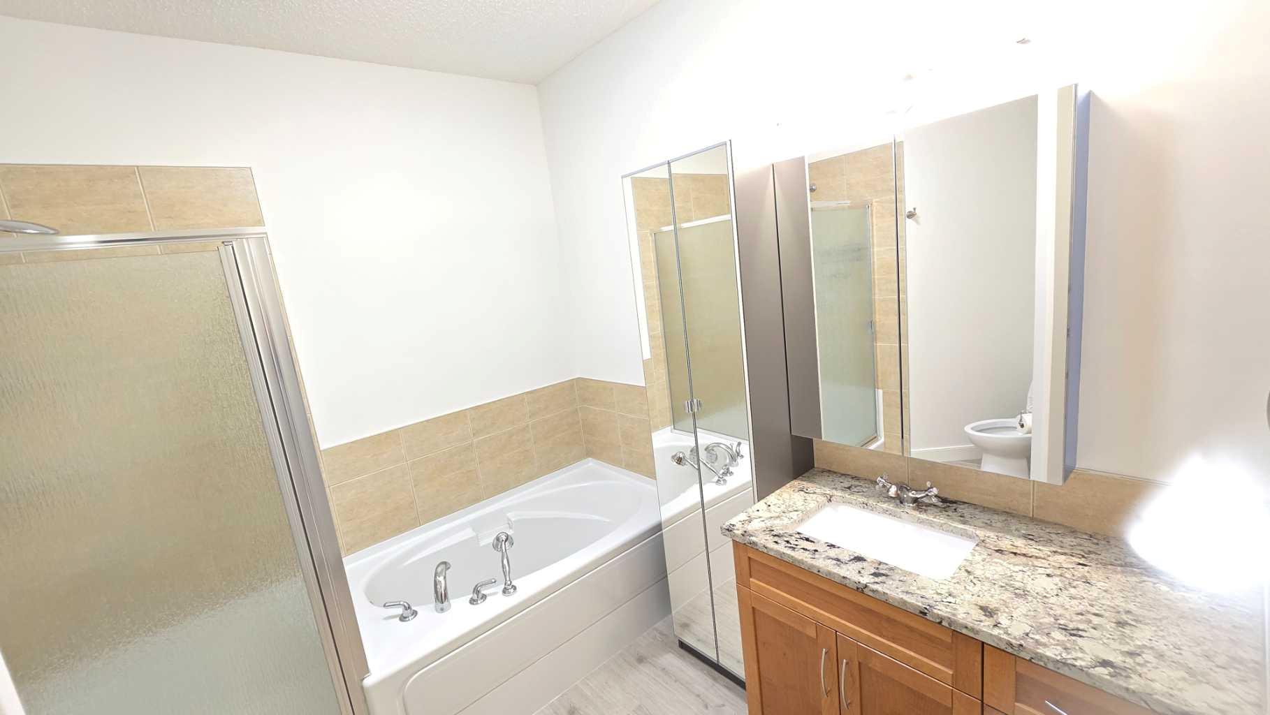 10 Discovery Ridge Close SW 201