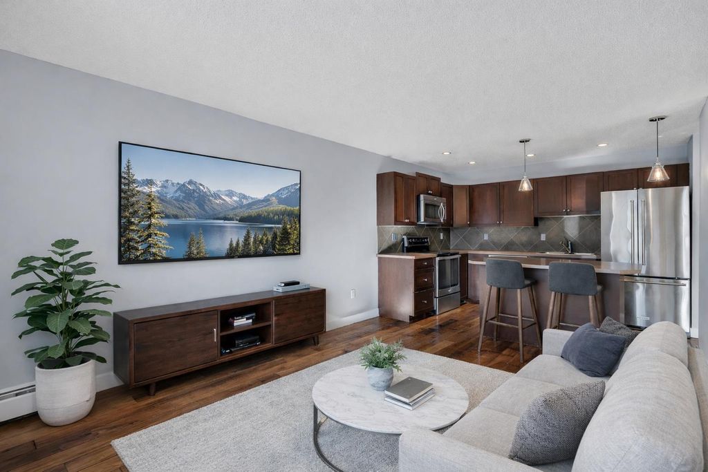 Photo of 1828 12 Avenue SW #304, Calgary, AB T3C 0R6 (MLS # A2285191)