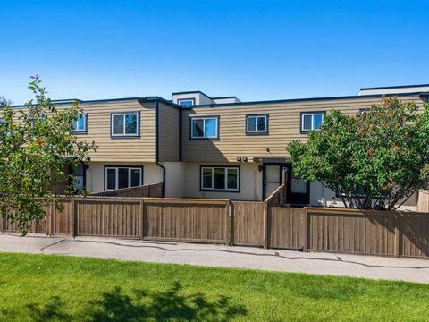 Photo of 3809 45 Street SW #40, Calgary, AB T3E 3H4 (MLS # A2329659)