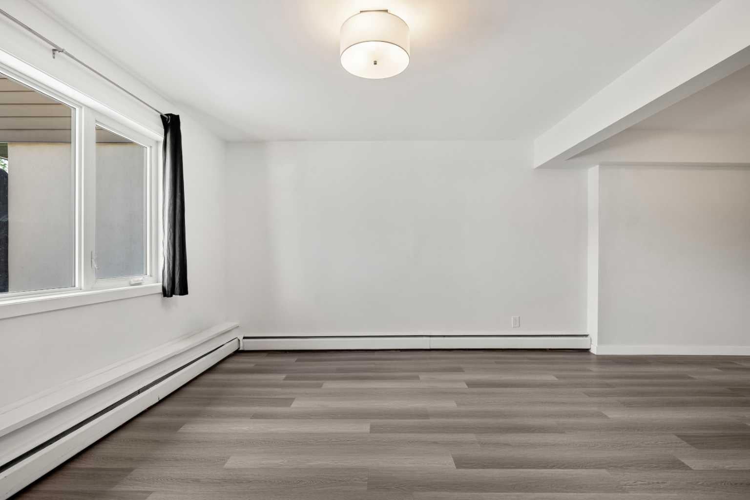 3809 45 Street SW 40