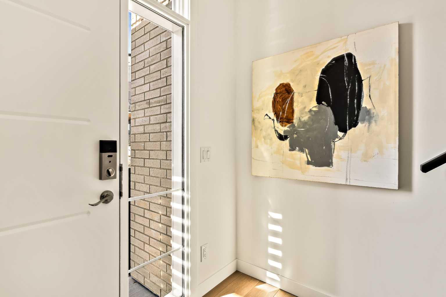 611 Sovereign Common SW