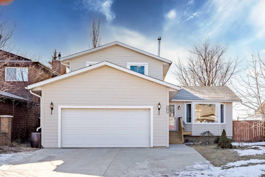 Photo of 405 6 Street, Irricana, AB T0M 1B0 (MLS # A2286566)