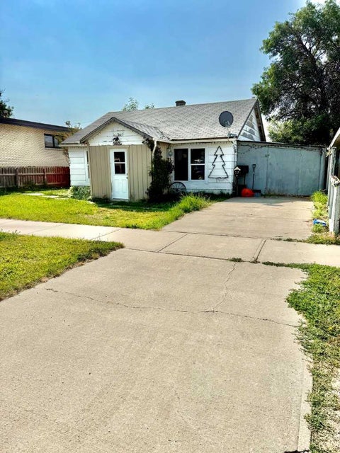 Photo of 5022 41 Avenue, Taber, AB T1G 1A7 (MLS # A2333674)