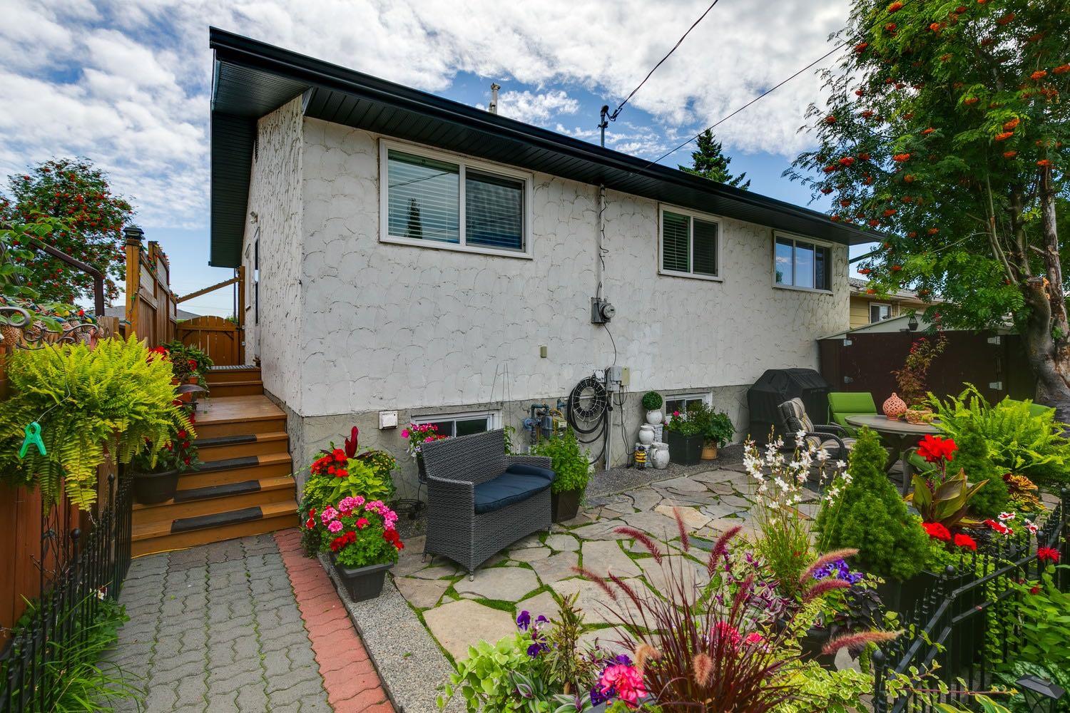 299 Doverview Crescent SE