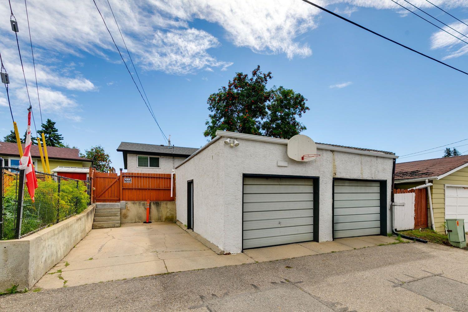 299 Doverview Crescent SE