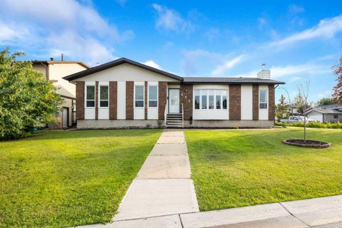 Photo of 222 Berens Place, Fort McMurray, AB T9K 2C4 (MLS # A2330362)