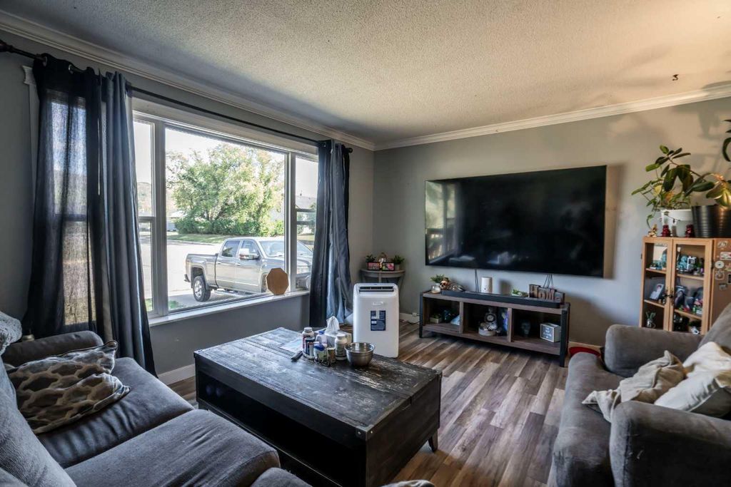 Photo of 8322 95 St, Peace River, AB T0H 1W0 (MLS # A2289011)