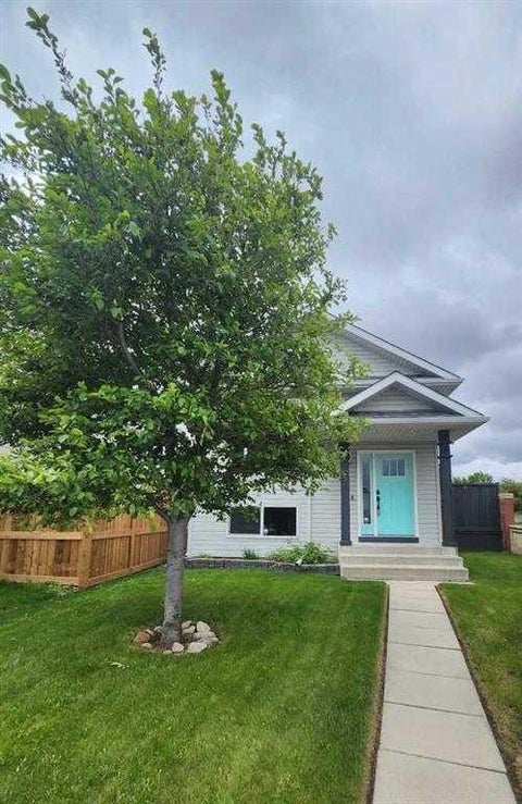 Photo of 5 Country Hills Drive NW, Calgary, AB T3K 4S5 (MLS # A2326872)
