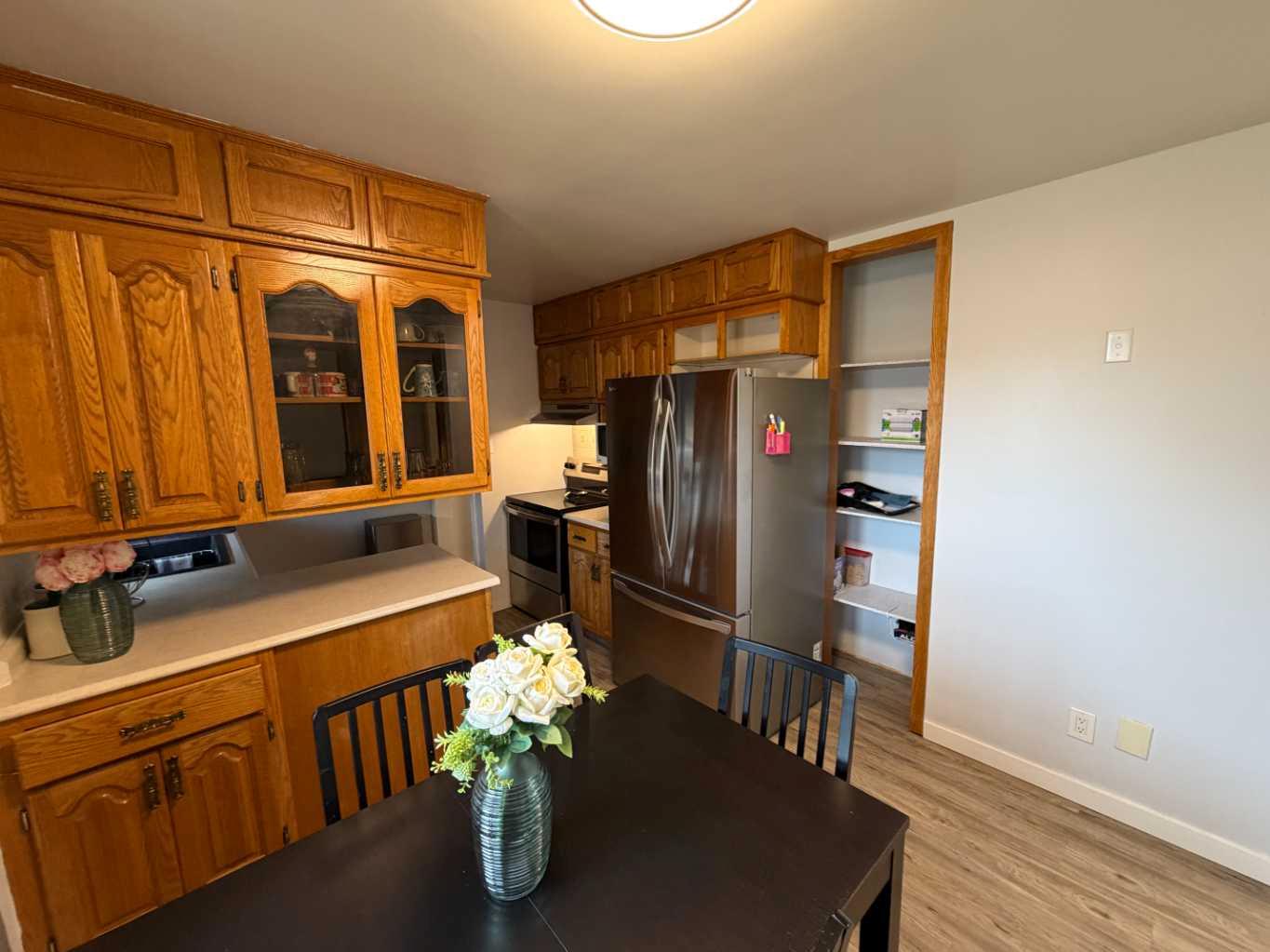 61 Mcintosh Avenue NW