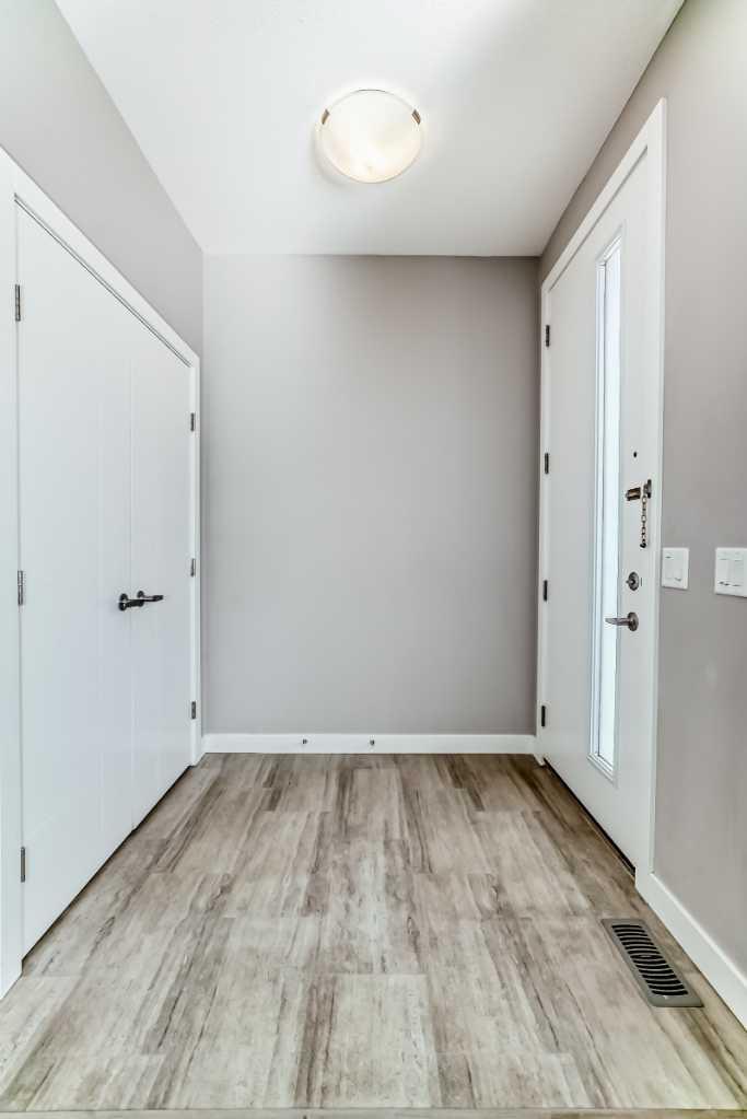 111 Redstone Crescent NE