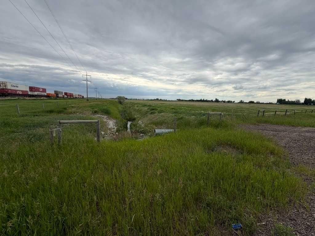 Photo of Cassils Road W, Rural Newell, County of, AB T1R 1C5 (MLS # A2324502)
