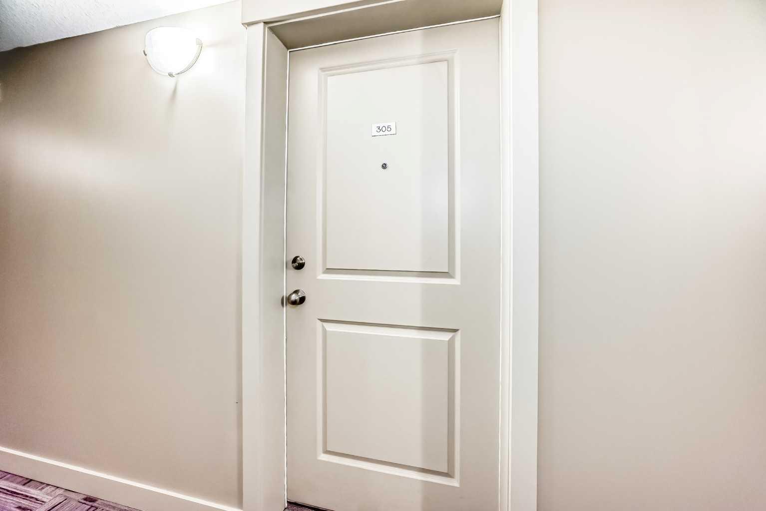 403 Mackenzie Way SW 1305