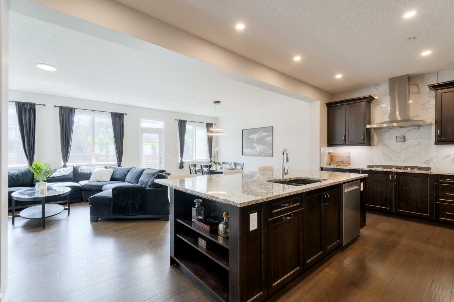 308 Lucas Way NW