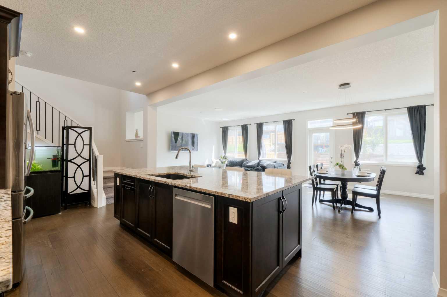 308 Lucas Way NW
