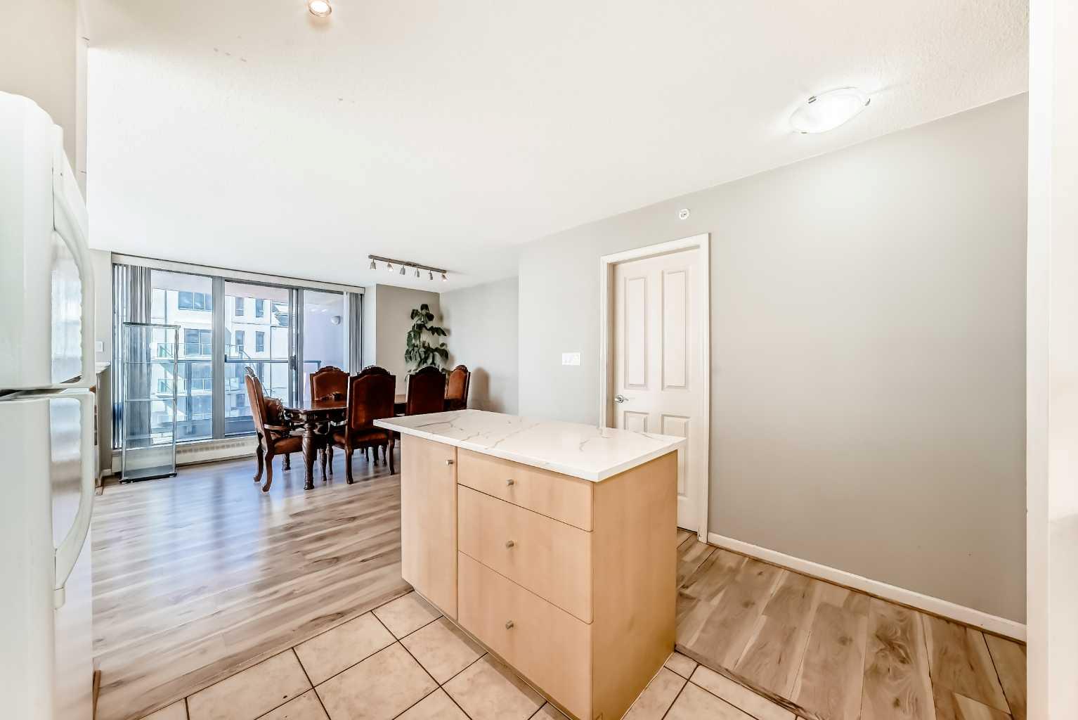 650 10 Street SW 1701