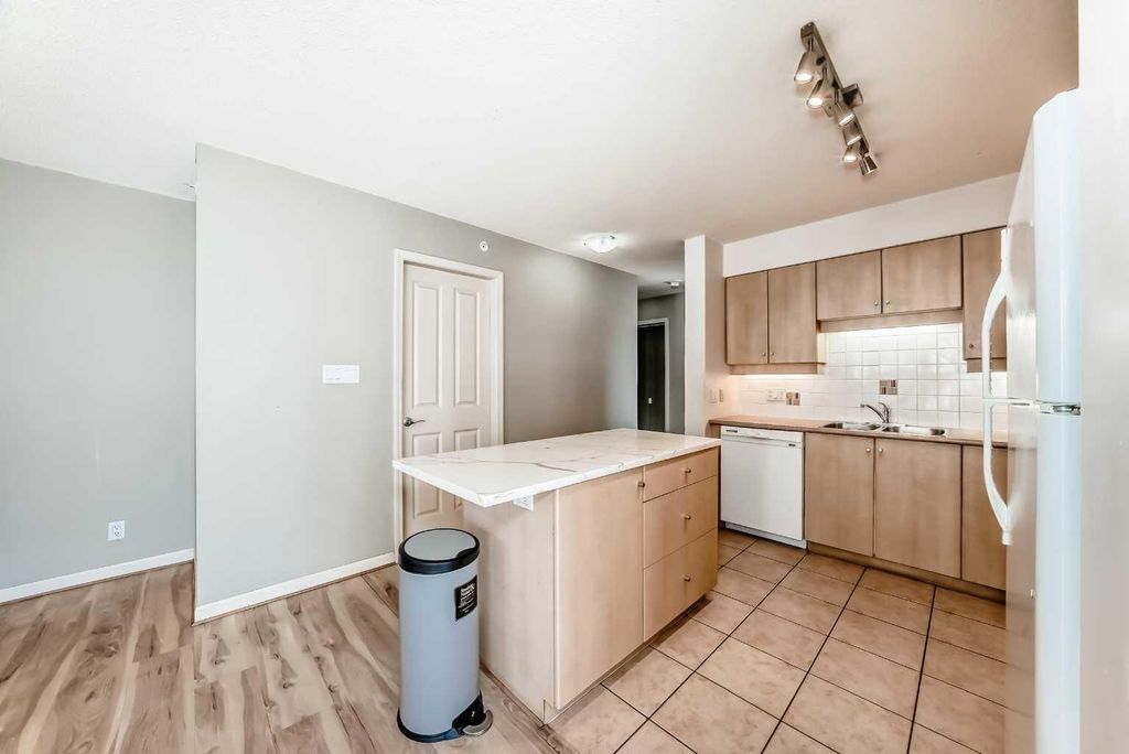 Photo of 650 10 Street SW #1701, Calgary, AB T2P 5G4 (MLS # A2303735)