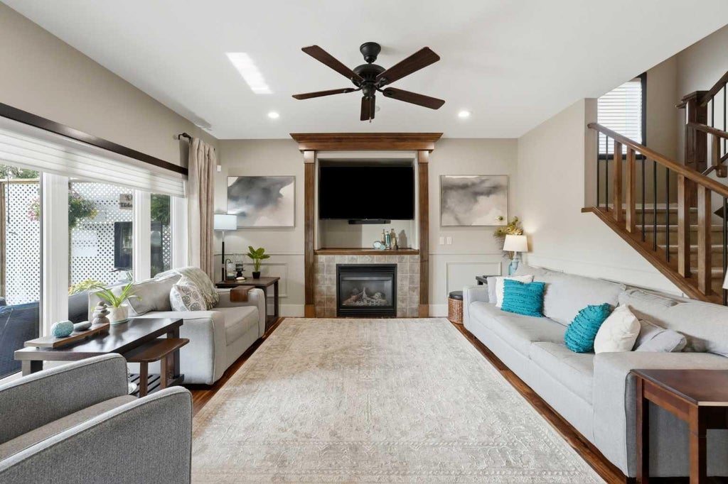 Photo of 4016 45 Avenue, Sylvan Lake, AB T4S 0C1 (MLS # A2351476)