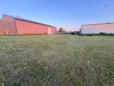 Photo of 275183 Range Road 262, Rural Rocky View County, AB T0M 1B0 (MLS # A2330193)