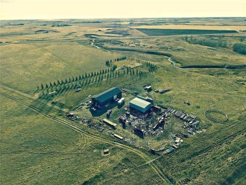 Photo of 275183 Range Road 262, Rural Rocky View County, AB T0M 1B0 (MLS # A2330193)