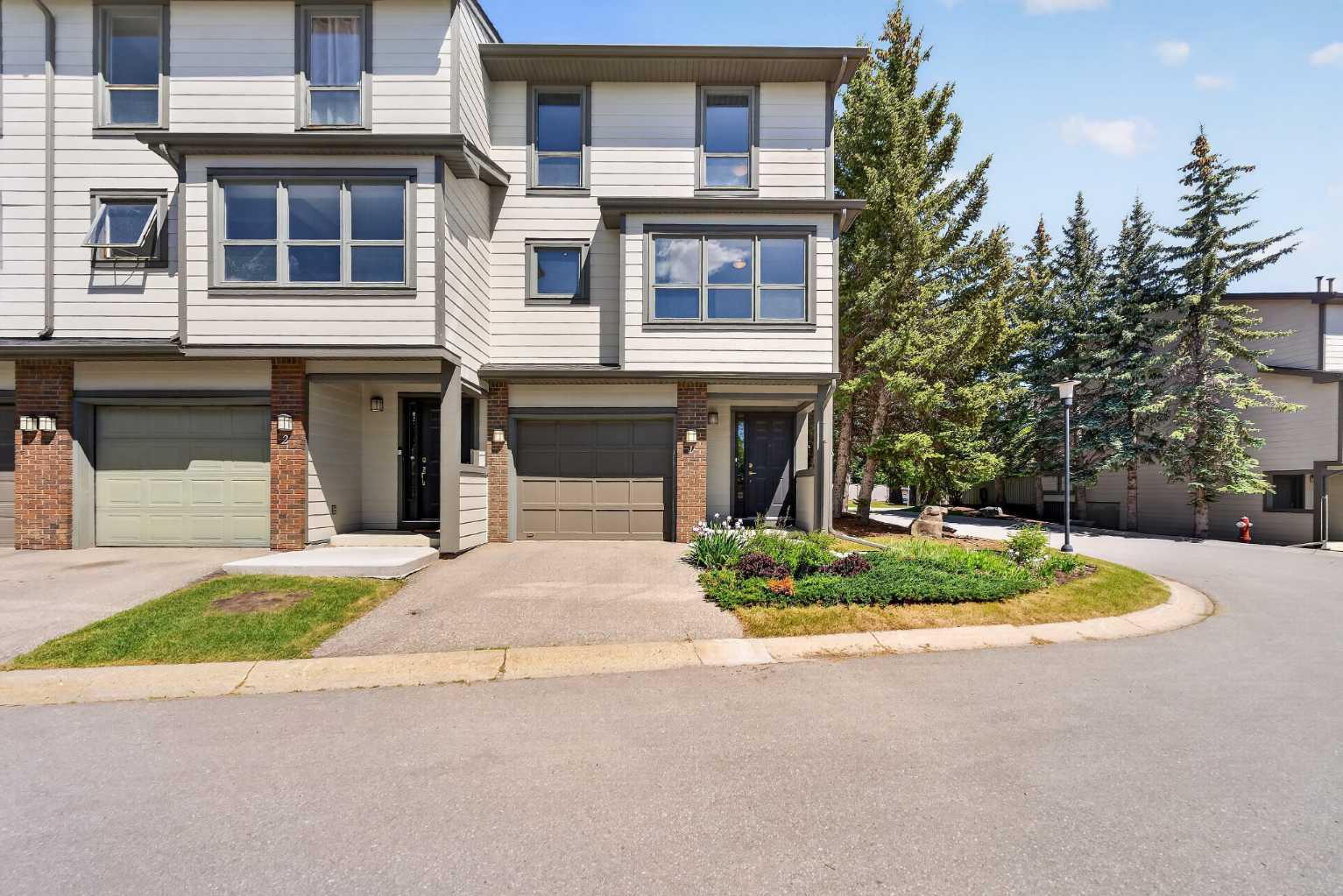 185 Woodridge Drive SW 1