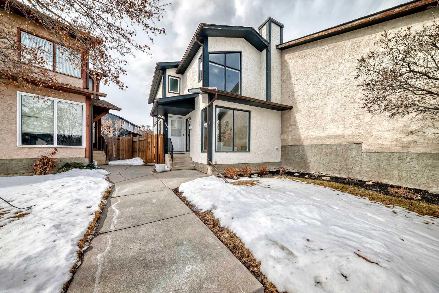 212 Cedarbrook Bay SW