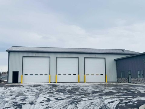 1212 30 Street N Lethbridge AB T1H 7H6