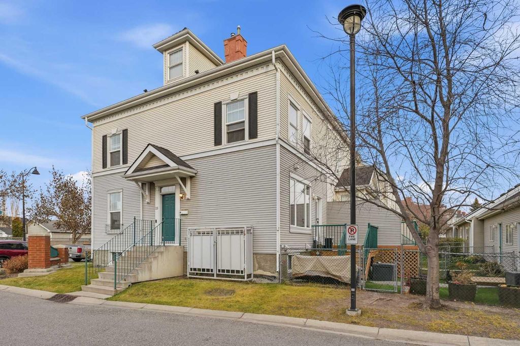 Photo of 23 Prestwick Park SE, Calgary, AB T2Z 3V3 (MLS # A2300245)