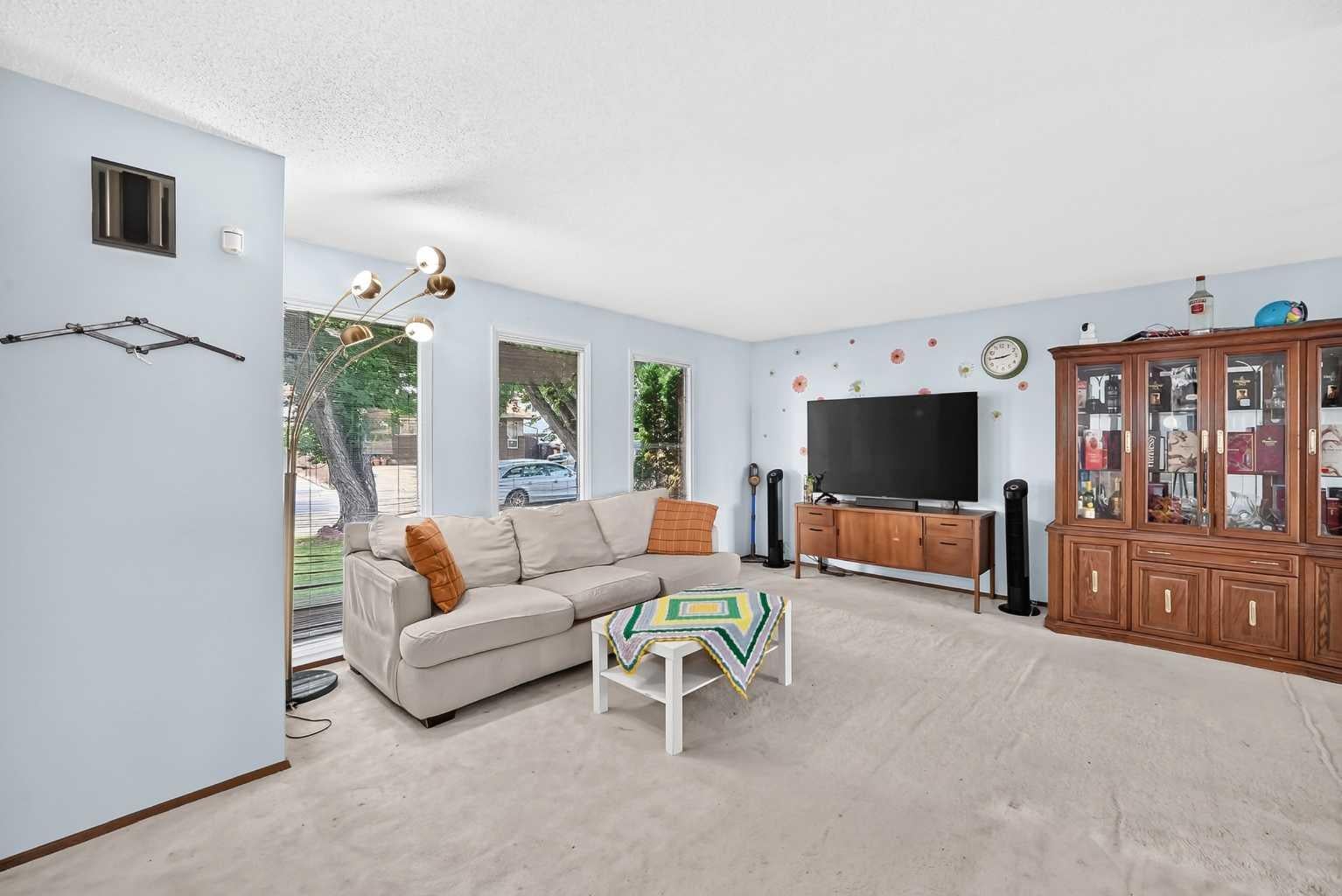 11 rundlemere Place NE