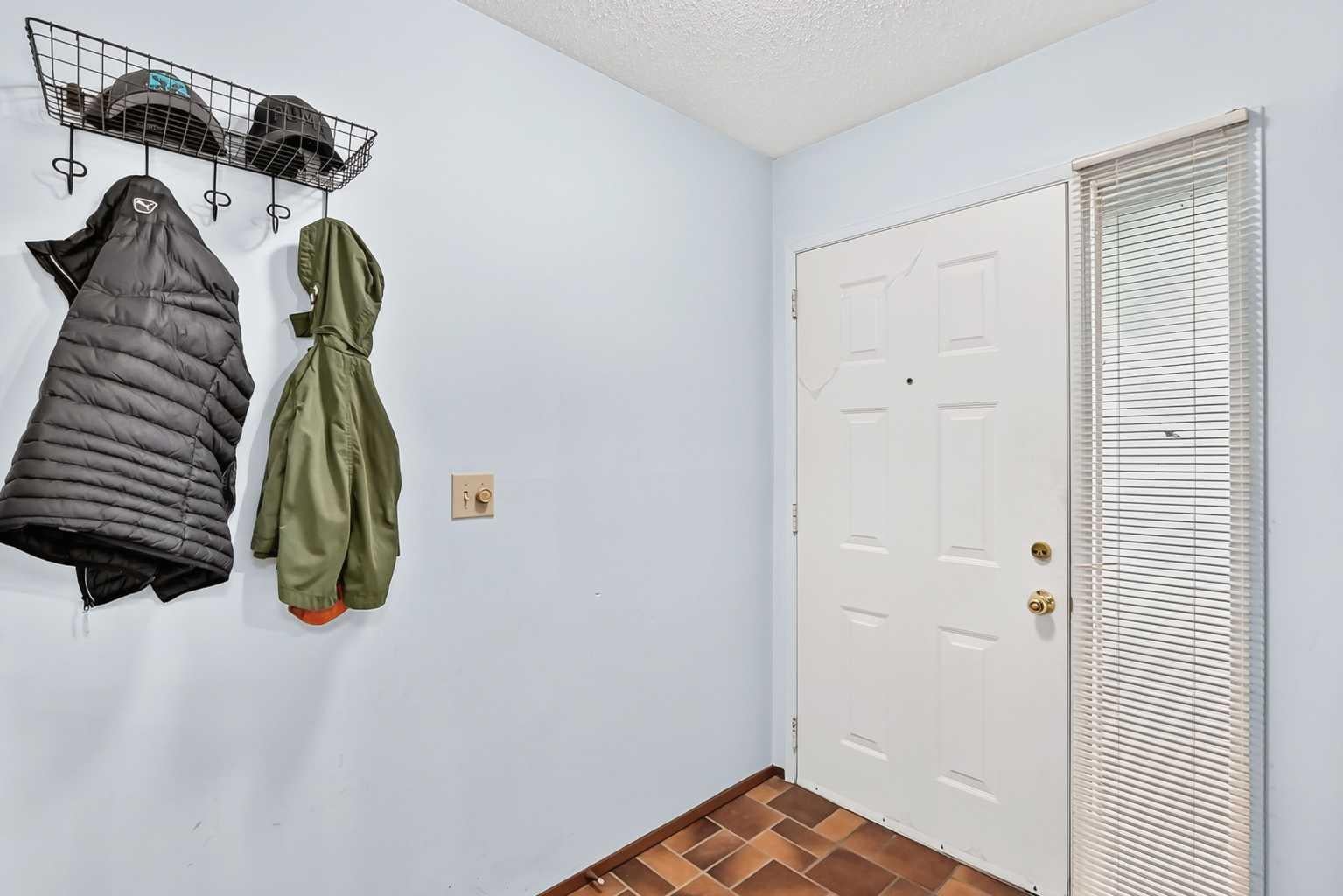 11 rundlemere Place NE