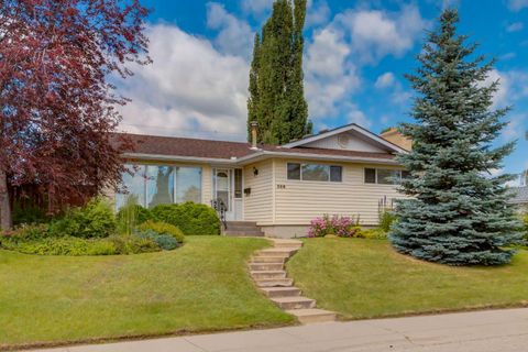 Photo of 228 Maple Court Crescent SE, Calgary, AB T2J 1W2 (MLS # A2329339)