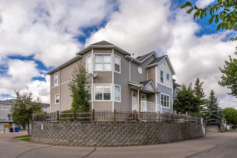 Photo of 902 Prairie Sound Circle NW, High River, AB T1V 2A4 (MLS # A2344949)