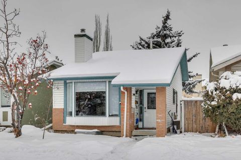 68 Woodglen Close SW Calgary AB T2W 4N1