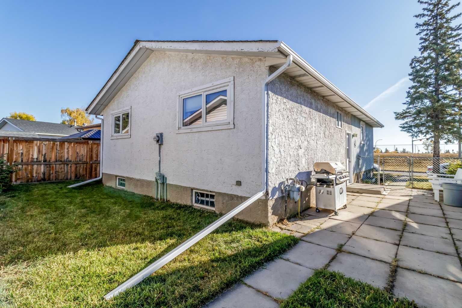 844 RundleCairn Way NE