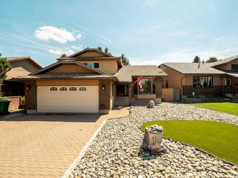 42 Ridgewood Boulevard W Lethbridge AB T1K 6B9